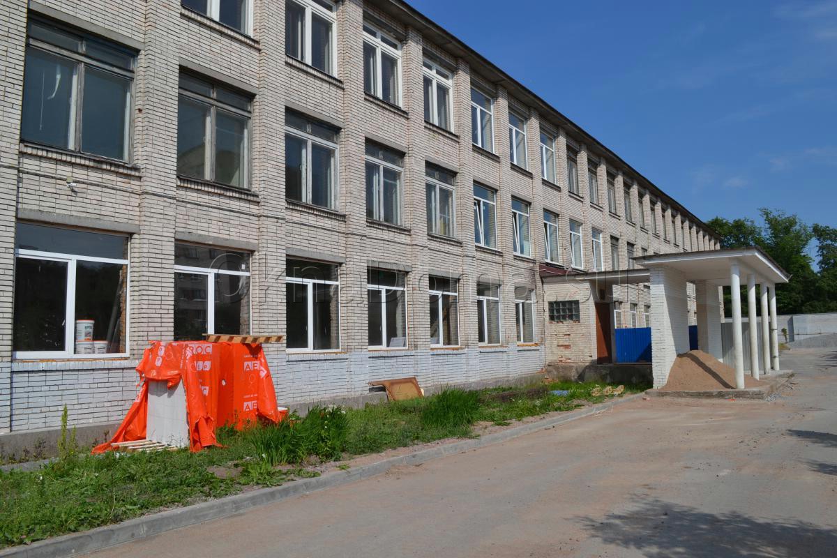 До ремонта Установка пластиковых окон в школе №6 Выборгского района