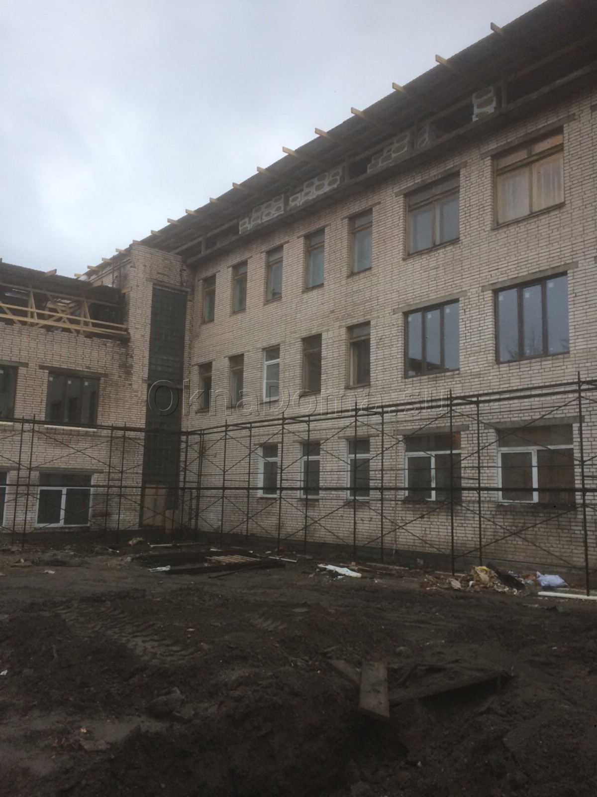 Работа внутри Установка пластиковых окон в школе №6 Выборгского района